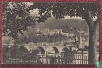 Die alte Brücke mit Schloß