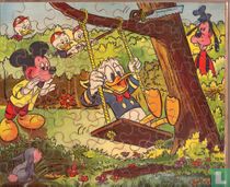 Donald Duck / Mickey Mouse / Goofy  