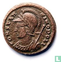 Constantinople sous Constantin I AE follis, frappée à Cyzique, 330-331 n. Chr. 