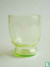 Kirsch liqueur glass vert-chine