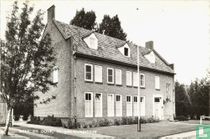 BEEK EN DONK, Wit-gele-kruisgebouw