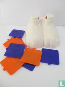 Build-a Snoopy feet