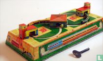 Treinbaan met 2 blikken treintjes