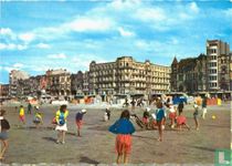 Wenduine - La Plage et la Digue (côté Est). Strand en Zeedijk.