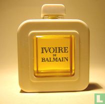 Ivoire de Balmain EdT 15ml in holder