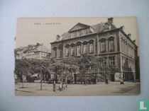 L'Hotel de Ville