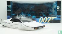 Lotus Esprit Submarine 007
