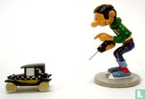 Gaston and his radio taxi