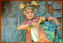 Penari Barong Dance di Bali - Sedewa , the main figure of the Barong¨Play
