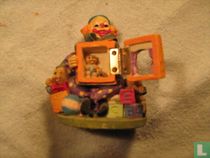 Clown with open/close box