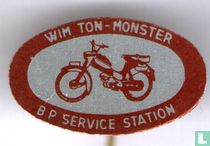 Wim Ton Monster BP Service Station (Puch)