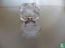 Roze rode Robijn op een heldere 18k witgoud vergulde ring