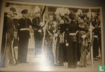 H.M. Koningin Juliana verlaat de Nieuwe Kerk....