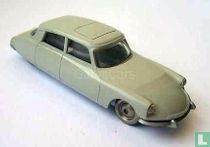 Citroën DS 19
