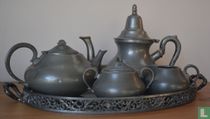 Tinnen koffie en theeservies