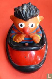 Ernie in Botsauto - 'The Muppets'