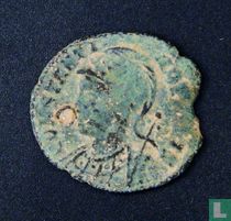Empire romain, AE3 (17), 335-336 AD, fondation commémorative de Constantinople, Rome