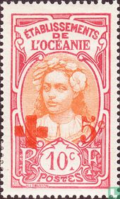 Tahitienne, avec surcharge