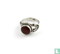 Zilveren Ring Met Rode Siersteen