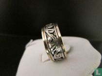 Zilveren Ring, Met Sierlijk en Goudkleurige Rand