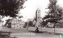 Naaldwijk. Wilhelminaplein met N.H. Kerk
