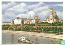 Kremlin en rivier Moskva (4)