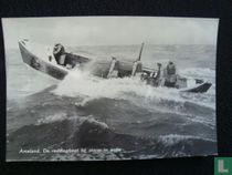 Ameland reddingsboot bij storm in actie