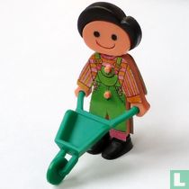 Boy avec une brouette