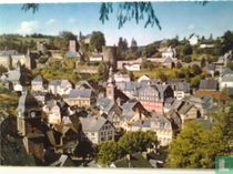 Schlossruine und Jugendherberge