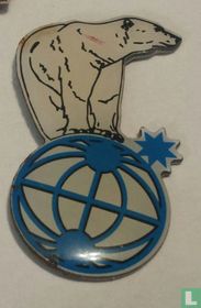 IJsbeer op globe