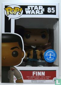 Finn avec Lightsaber