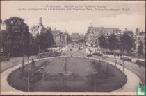 Amsterdam.    Gezicht op het Leidsche boschje, op den achtergrond het Leidscheplein met American-Hotel, Stadsschouwburg en Hirsch.
