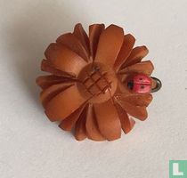 Bloem met lieveheersbeestje 3