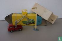 Hydraulic Tower Wagon with Single Lamp Standard and Electrician