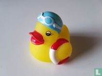 Badeendje met badmuts en zwemband