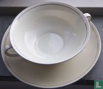 Suppenschüssel mit Untertasse