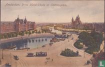 Amsterdam.        Prins Hendrikkade en Stationsplein.
