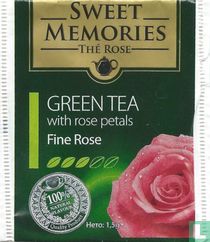 Green Tea with rose petals 