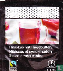 Hibiskus mit Hagebutten
