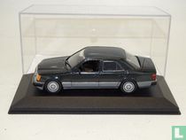 Mercedes-Benz 300E-24