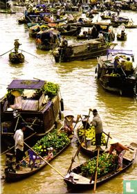 Market on Can Tho river