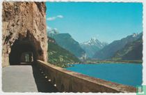 Axenstrasse am Vierwaldstättersee mit Flüelen und Bristenstock Schweiz Ansichtskarten - Lake Road Switzerland postcard