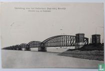 Spoorbrug over het Hollandsch Diep nabij Moerdijk.(Grootste brug van Nederland)