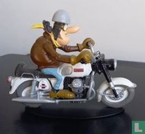 Joe sur sa Moto Guzzi V7 750 de 1969