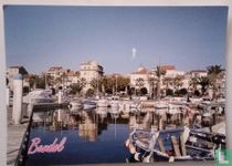 Bandol reflet sur le port de plaisance