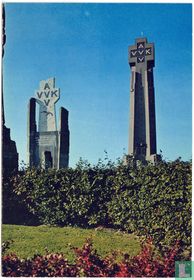De IJzertoren en het Heldenhuldekruis