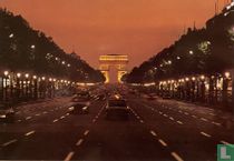 L'Avenue des Champs Elysées et l'Arc de Triomphe