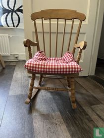 Vintage kinderschommelstoel