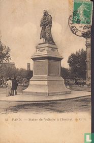 Statue de Voltaire à l'Institut