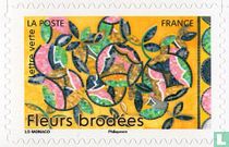 Fleurs brodées